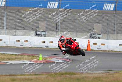 media/Nov-26-2022-Fastrack Riders (Sat) [[b001e85eef]]/Level 3/Session 3 Outside Turn 9/